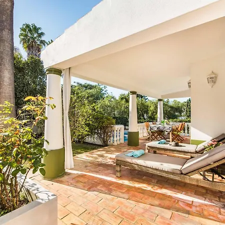 Cardona Villa